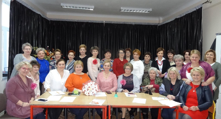 Członkowie Stowarzyszenia Kobiet Wiejskich Mała Wieś
