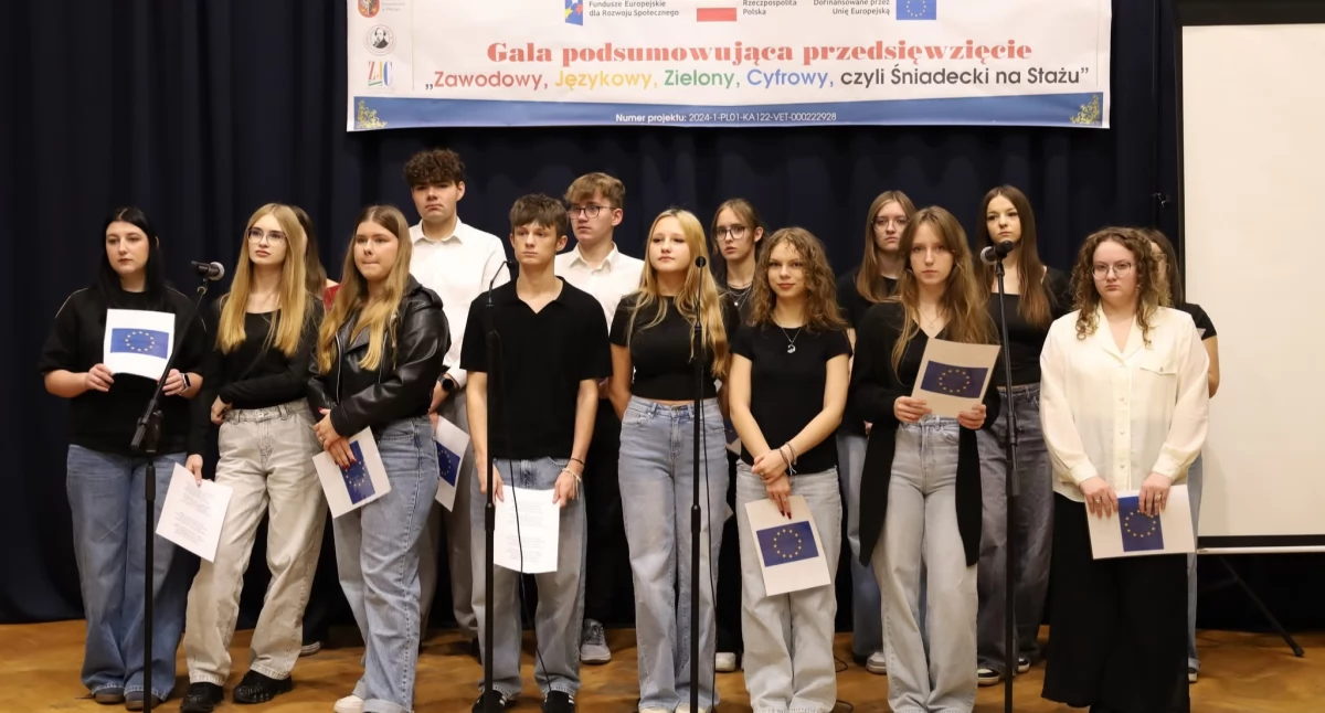 Oświata, podsumowująca europejskie przedsięwzięcie Zespole Szkół Śniadeckiego Wyszogrodzie - zdjęcie, fotografia