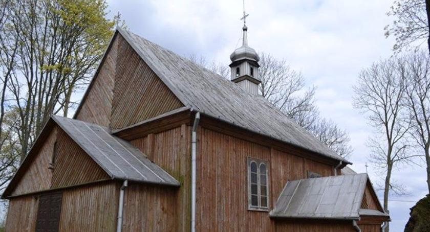 Kościół drewniany p. w. Jana Chrzciciela zbudowany w 1712 roku w Radzikowie. Historia Czerwińsk nad Wisła