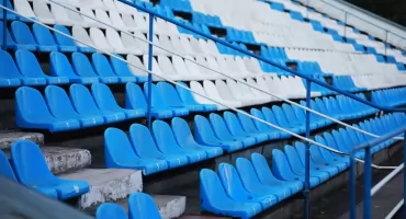 Trybuny sportowe - dlaczego warto zainwestować w to rozwiązanie?